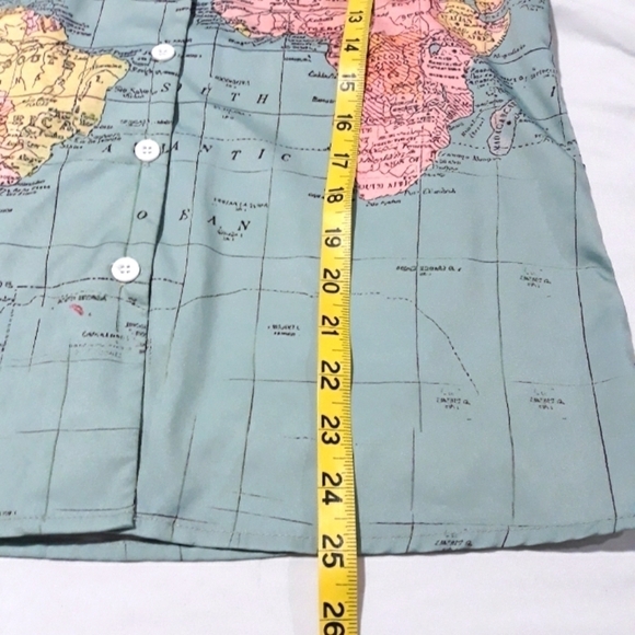 Misslook short sleeve button down World Map print shirt size Small - Picture 8 of 10